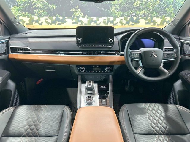 MITSUBISHI OUTLANDER PHEV 2023