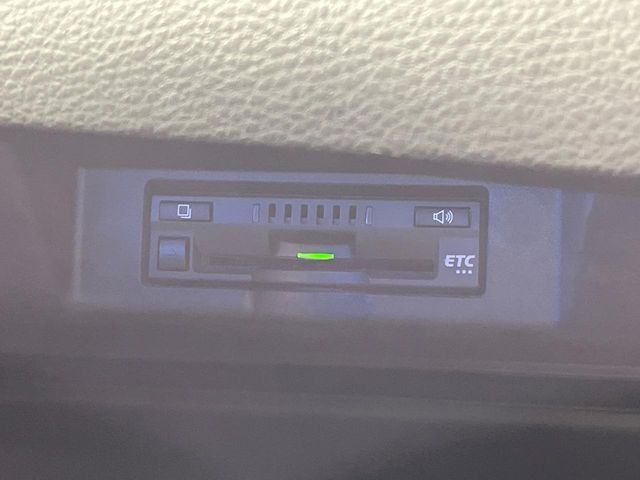 TOYOTA HARRIER 2WD 2019