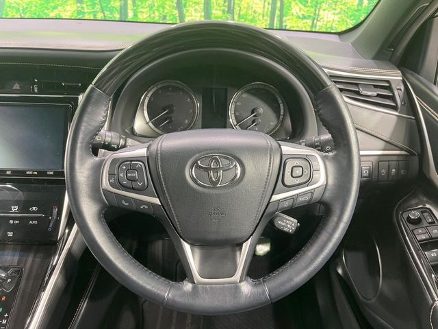 TOYOTA HARRIER 2WD 2019