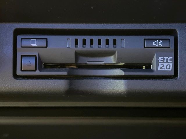 TOYOTA HARRIER HYBRID 2017