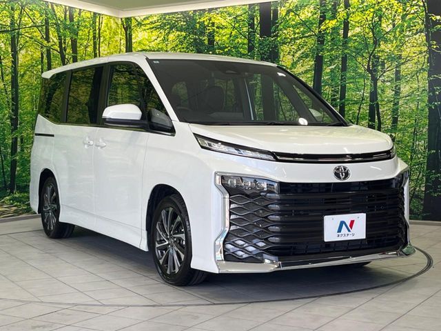 TOYOTA VOXY 2025