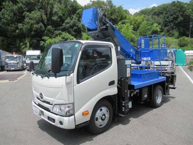 HINO DUTRO 2024