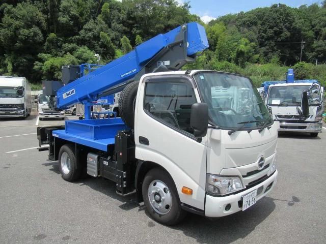 HINO DUTRO 2024
