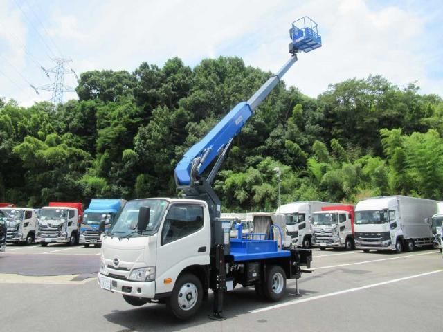 HINO DUTRO 2024