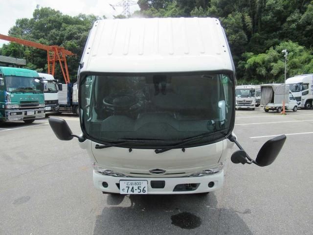 HINO DUTRO 2024