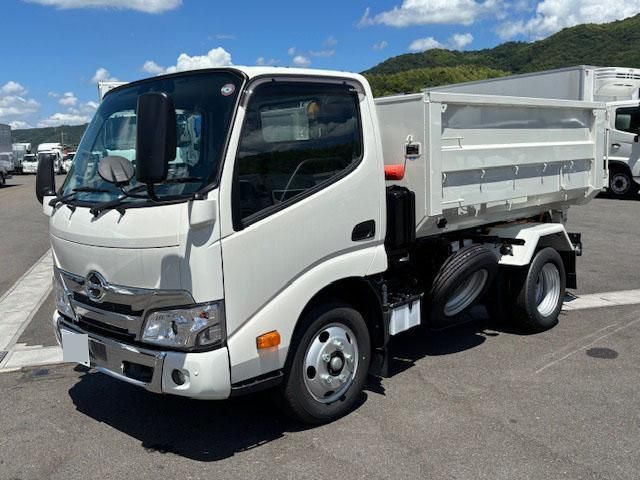 HINO DUTRO 2024
