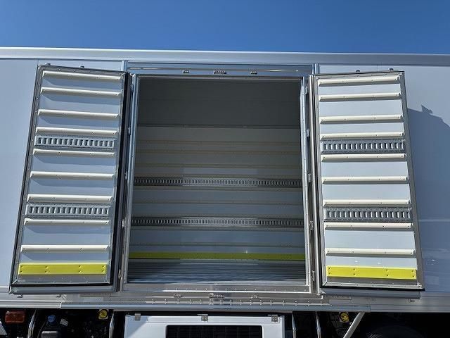 MITSUBISHI FUSOU SUPER GREAT 2025