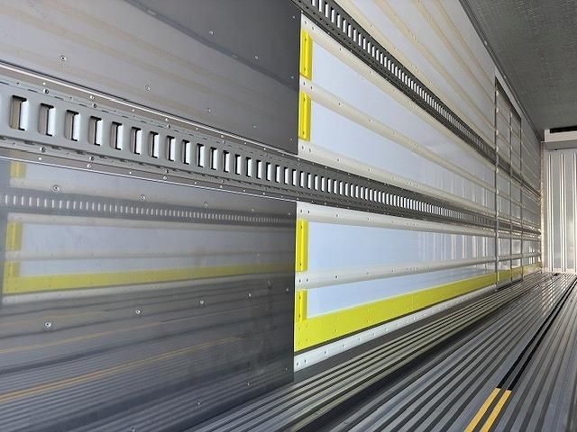 MITSUBISHI FUSOU SUPER GREAT 2025