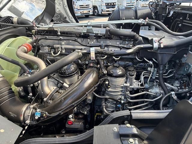 MITSUBISHI FUSOU SUPER GREAT 2025