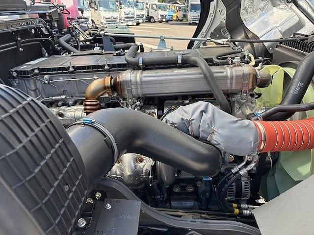 MITSUBISHI FUSOU SUPER GREAT 2025