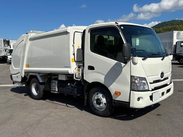 HINO DUTRO 2024
