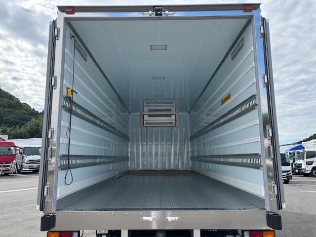 MITSUBISHI FUSOU FIGHTER 2025