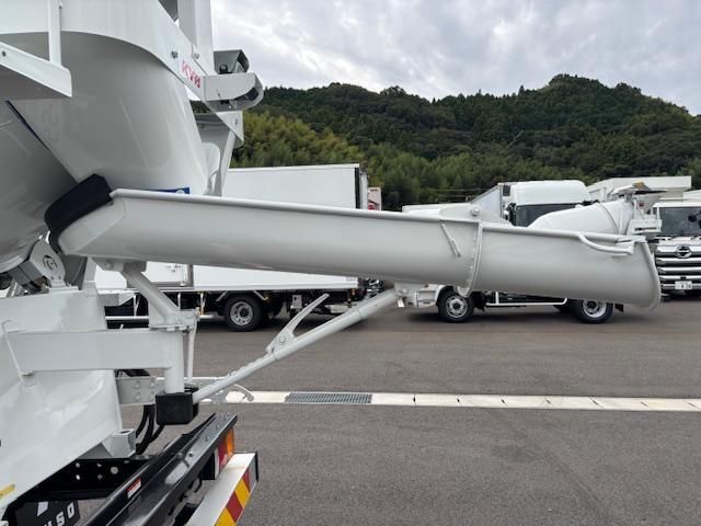 MITSUBISHI FUSOU FIGHTER 2025