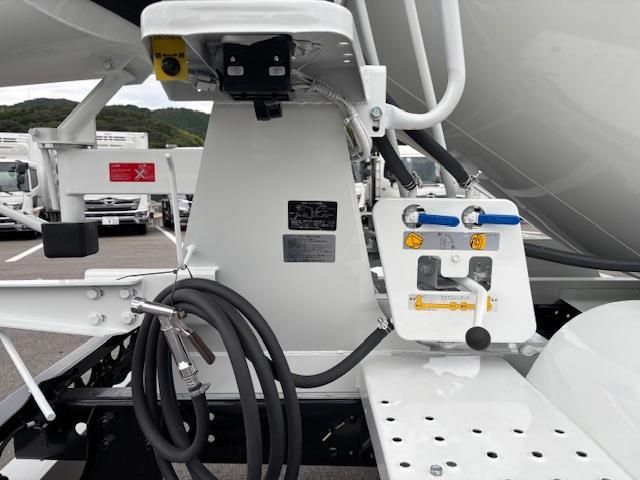 MITSUBISHI FUSOU FIGHTER 2025