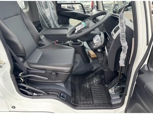 MITSUBISHI FUSOU FIGHTER 2025