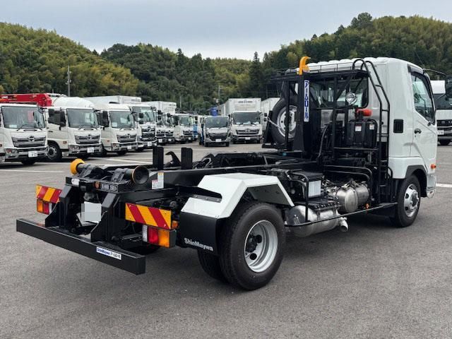 MITSUBISHI FUSOU FIGHTER 2025