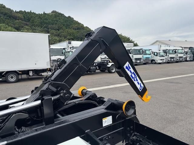 MITSUBISHI FUSOU FIGHTER 2025