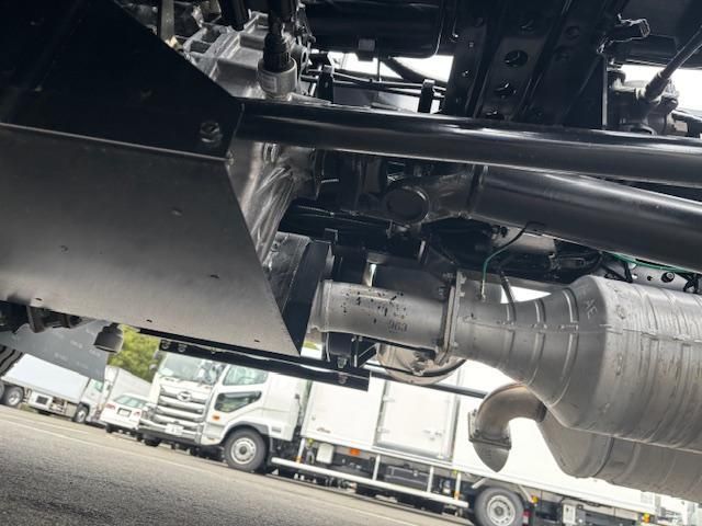 MITSUBISHI FUSOU FIGHTER 2025