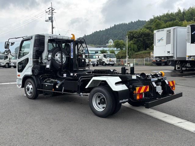 MITSUBISHI FUSOU FIGHTER 2024