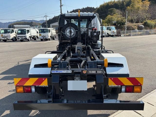 MITSUBISHI FUSOU FIGHTER 2024