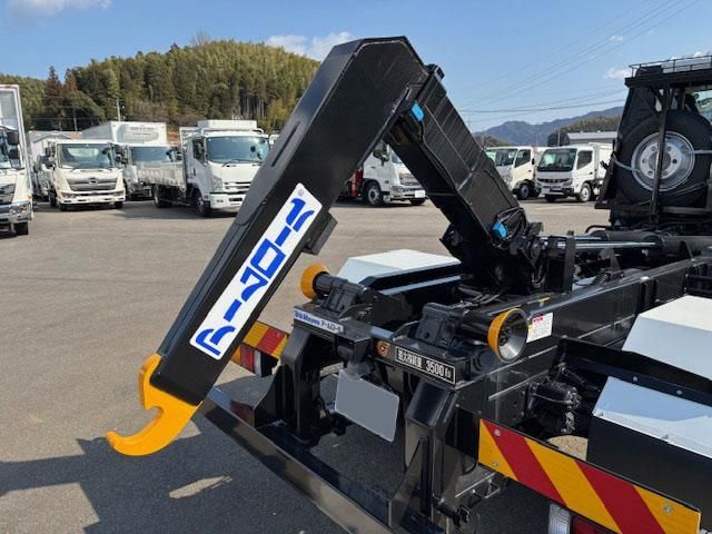 MITSUBISHI FUSOU FIGHTER 2024