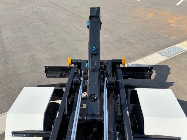 MITSUBISHI FUSOU FIGHTER 2024