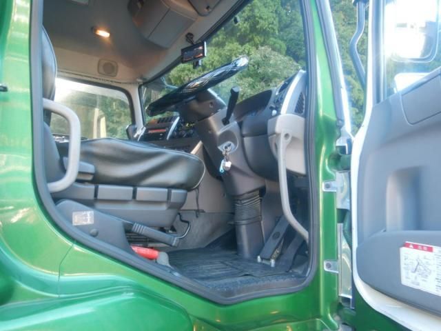 NISSAN DIESEL Quon 2014