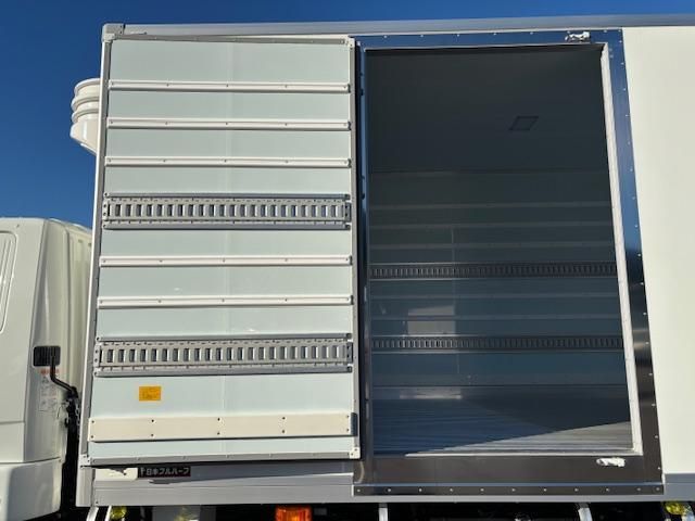 MITSUBISHI FUSOU FIGHTER 2025