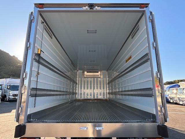 MITSUBISHI FUSOU FIGHTER 2025