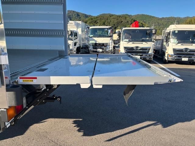 MITSUBISHI FUSOU FIGHTER 2025