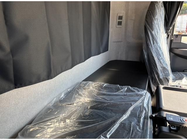 MITSUBISHI FUSOU FIGHTER 2025