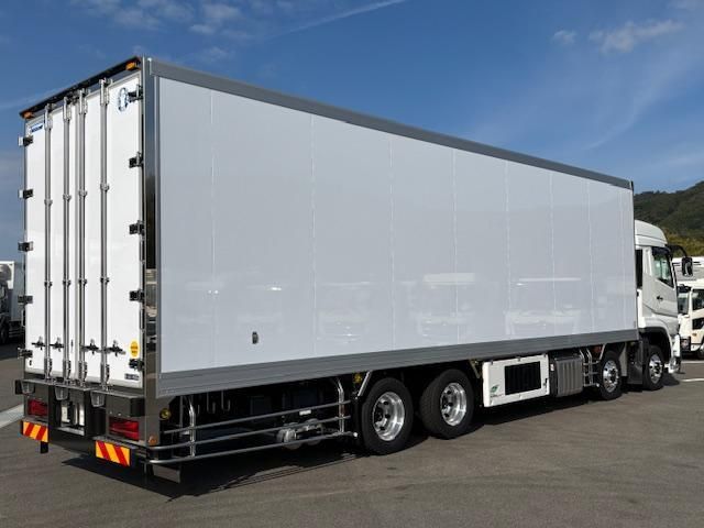 MITSUBISHI FUSOU SUPER GREAT 2025