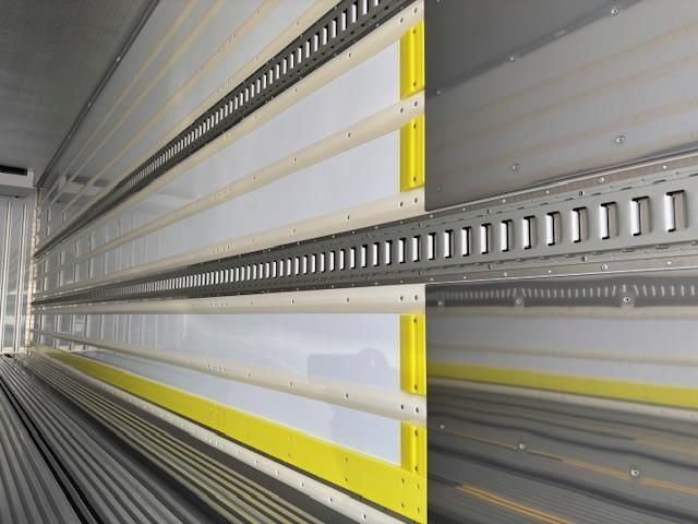 MITSUBISHI FUSOU SUPER GREAT 2025