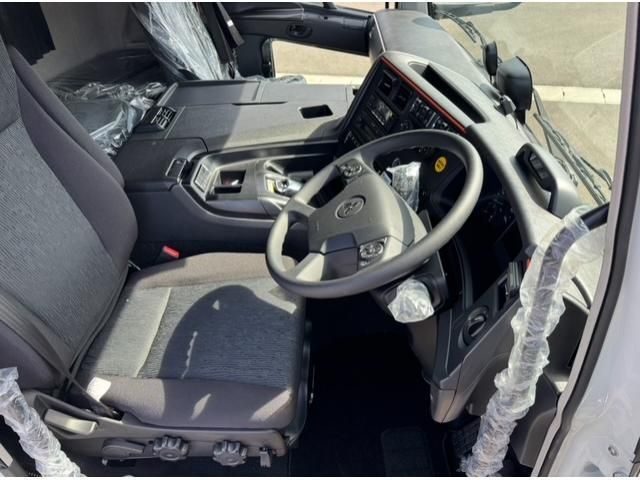 MITSUBISHI FUSOU SUPER GREAT 2025