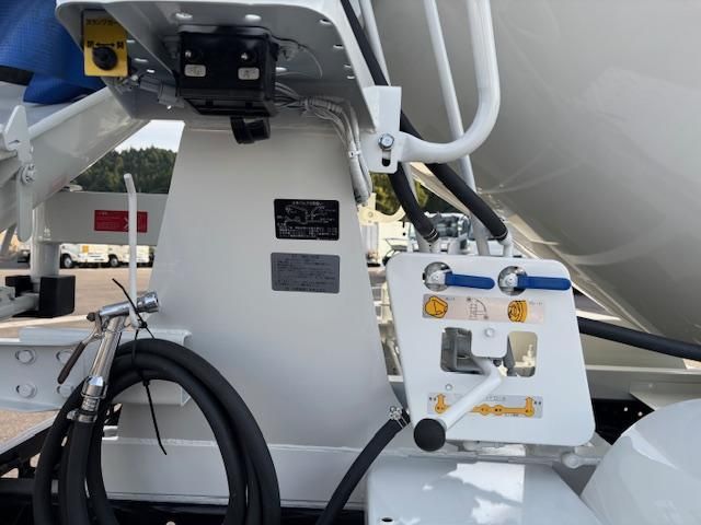 MITSUBISHI FUSOU FIGHTER 2025