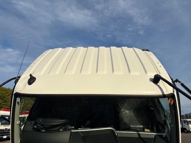 MITSUBISHI FUSOU FIGHTER 2025