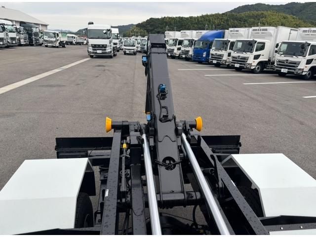 MITSUBISHI FUSOU FIGHTER 2025