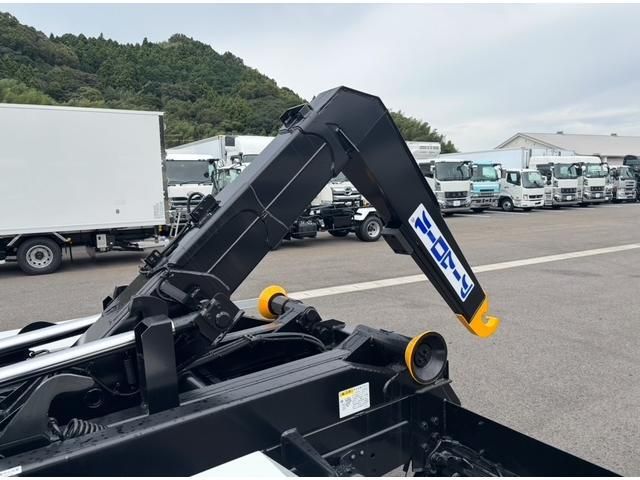 MITSUBISHI FUSOU FIGHTER 2025