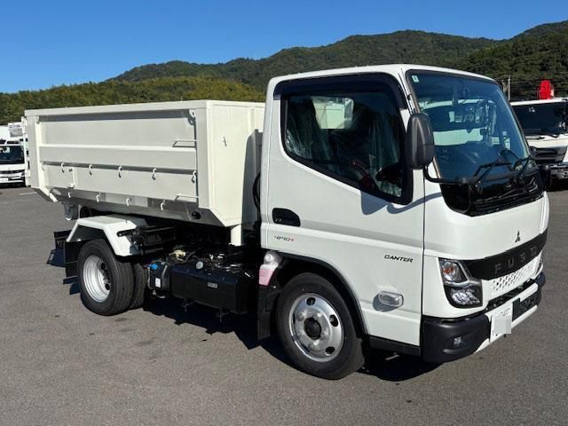 MITSUBISHI CANTER 2025