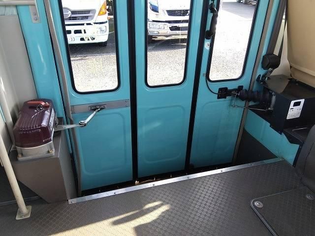 MITSUBISHI ROSA 2010