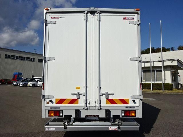 MITSUBISHI FUSOU FIGHTER 2024