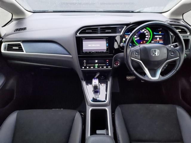 HONDA SHUTTLE HYBRID 2016