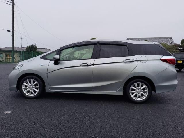 HONDA SHUTTLE HYBRID 2016
