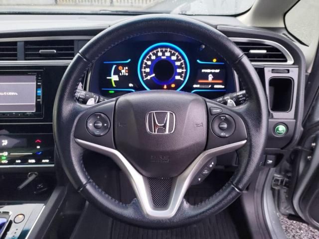 HONDA SHUTTLE HYBRID 2016
