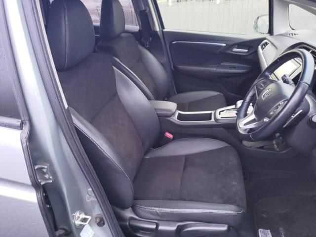 HONDA SHUTTLE HYBRID 2016