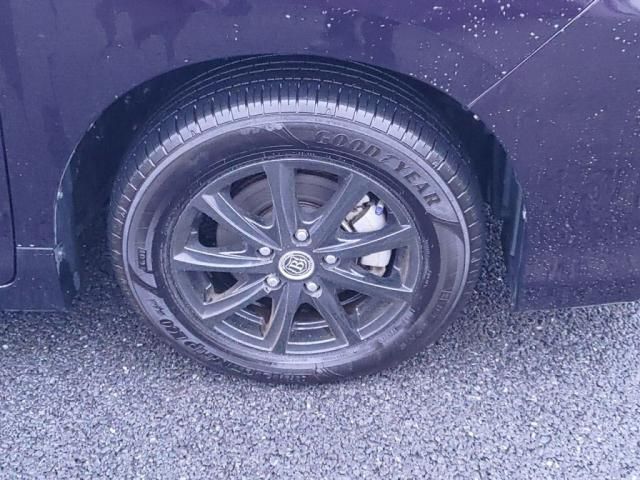 TOYOTA NOAH HYBRID 2014