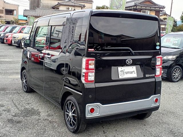 DAIHATSU WAKE 2015