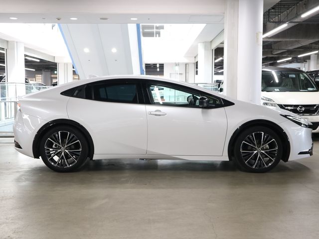 TOYOTA PRIUS 2023