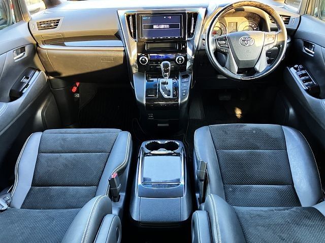 TOYOTA VELLFIRE 2017