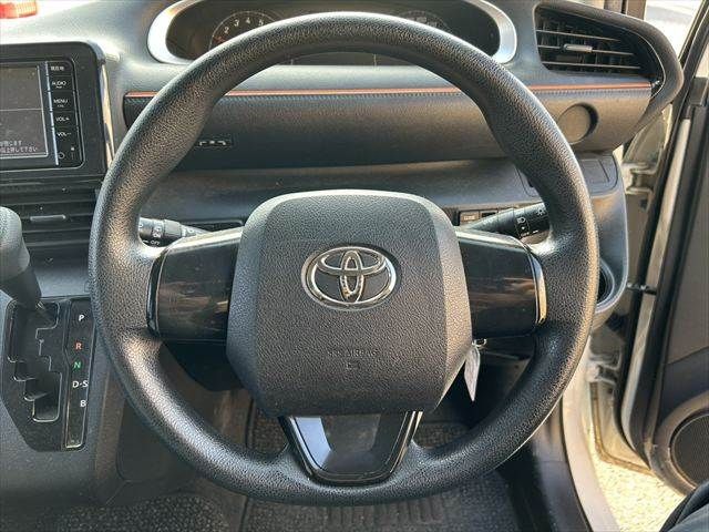 TOYOTA SIENTA 2016